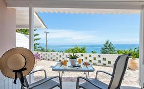 Eden Sea View Studios
